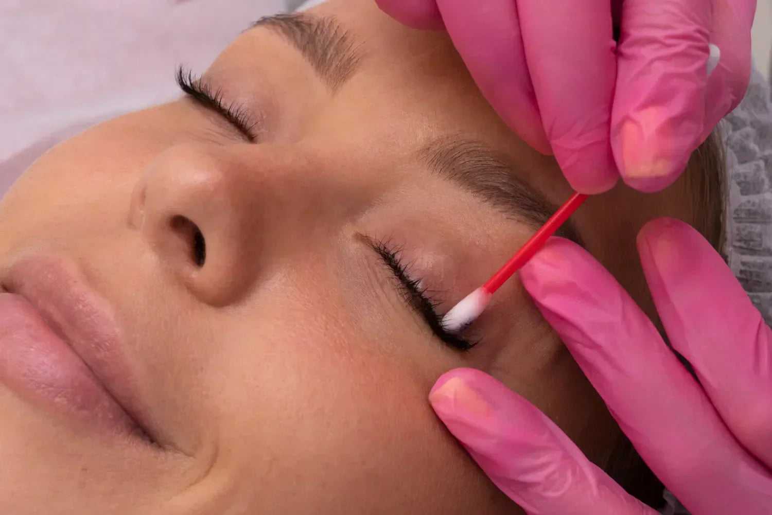 When should you consider eyelash lamination and how to maintain the effect?